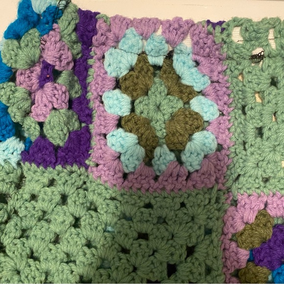 NWT Urban Renewal Small Crocheted Remade Blanket Green Granny Square Mini Skirt - Picture 7 of 9